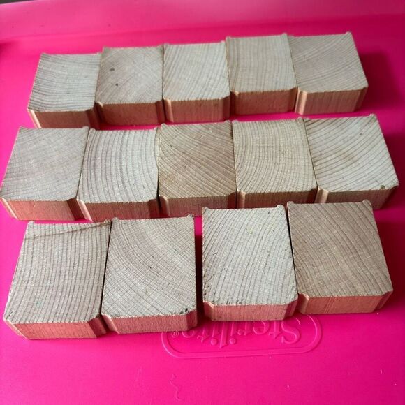 Lot of 14 Thomas Train Track Wooden Support Railway Risers - Picture 4 of 4